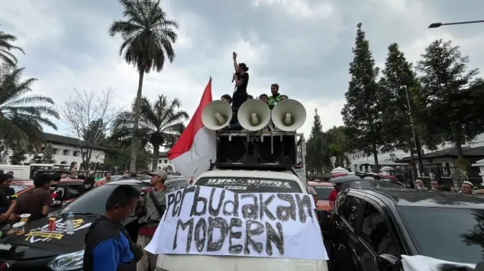 Ribuan Driver Ojol se-Jawa...