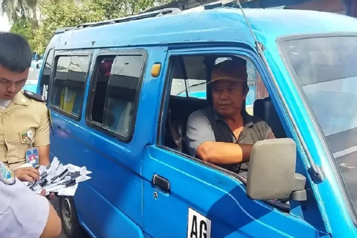 Hore! Angkot di Malang...