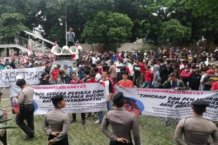 KPK Diminta Tangkap...