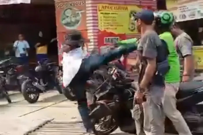 Ojol Ditendang Debt...