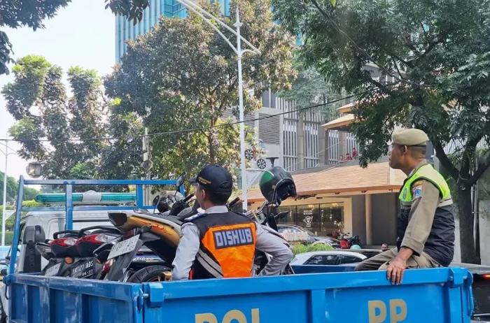 Tak Sediakan Parkir...