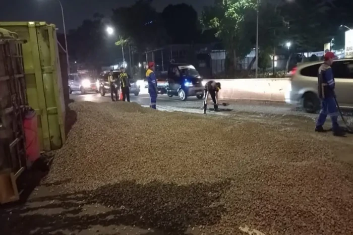 Sopir Ngantuk, Truk...