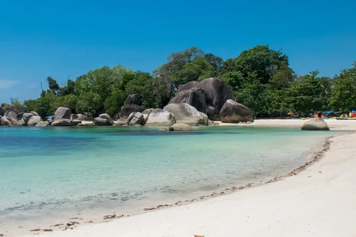 5 Pantai Pasir Putih...