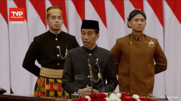 Jokowi Sebut Rasio Utang...