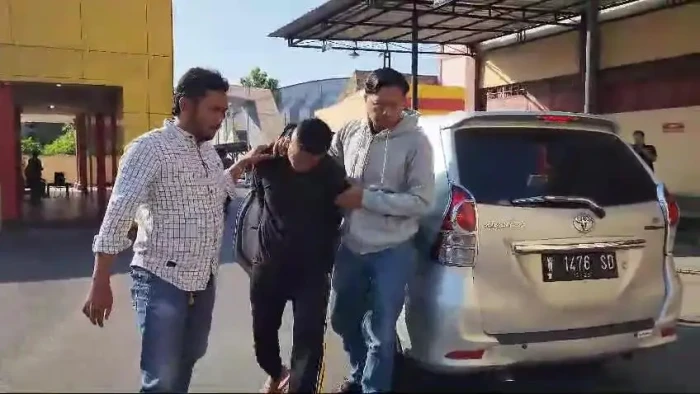 Polisi Tangkap Pelaku...
