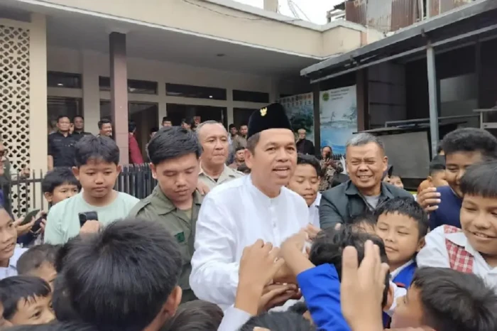 Cagub Jabar Dedi Mulyadi...