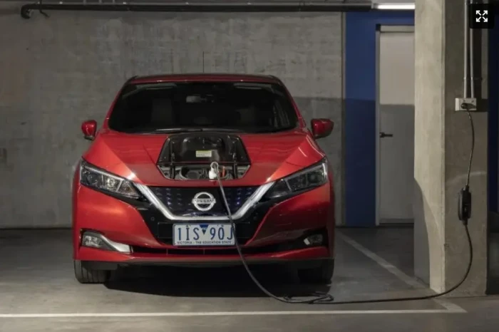Nissan Leaf Terbakar...