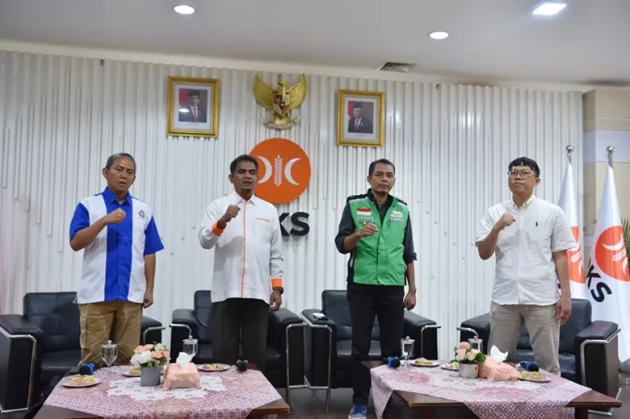 PKS: Suswono dan Ahmad...