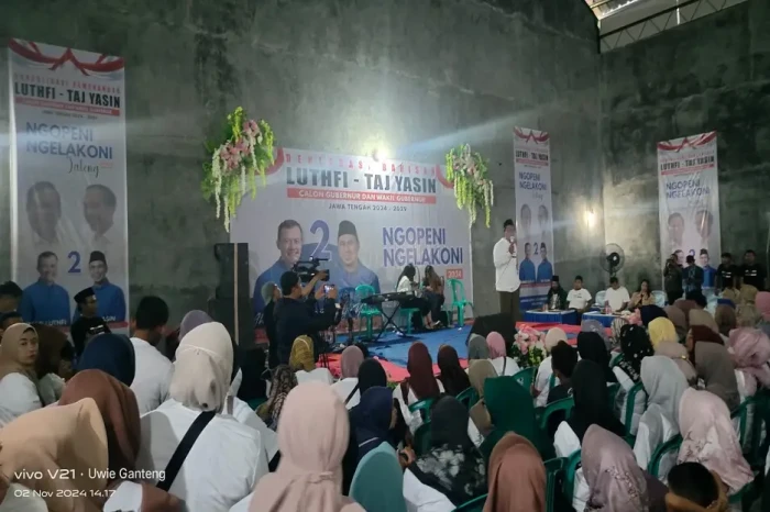 Ribuan Warga Deklarasi...