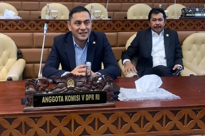 Tinjau Lokasi Tabrakan...