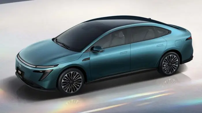 Nissan N7 Sedan Listrik...