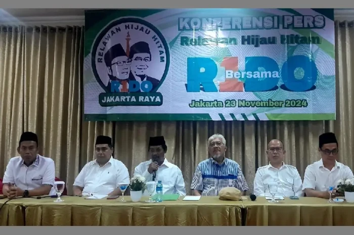 Relawan Hijau Hitam...