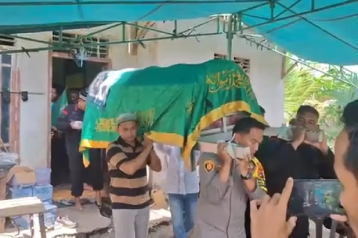 Dor! Anggota Brimob...