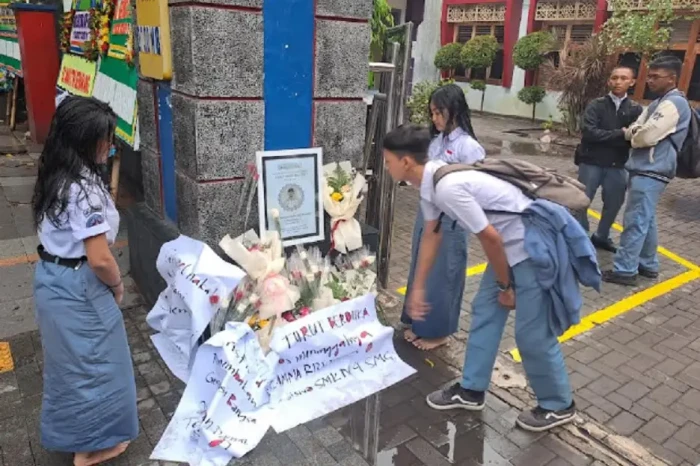 Sanggah Gamma Anggota...