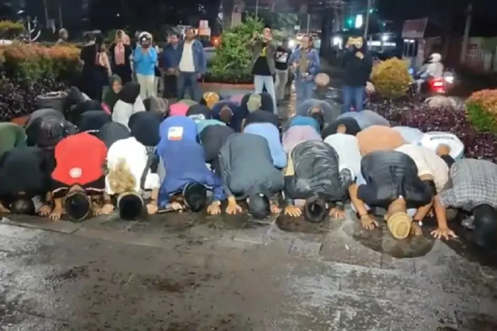 Kotak Kosong Menang...