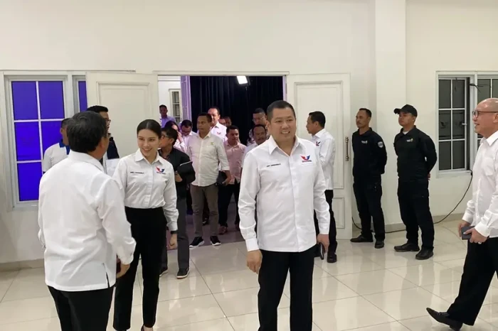 HT Hadiri Pelantikan...