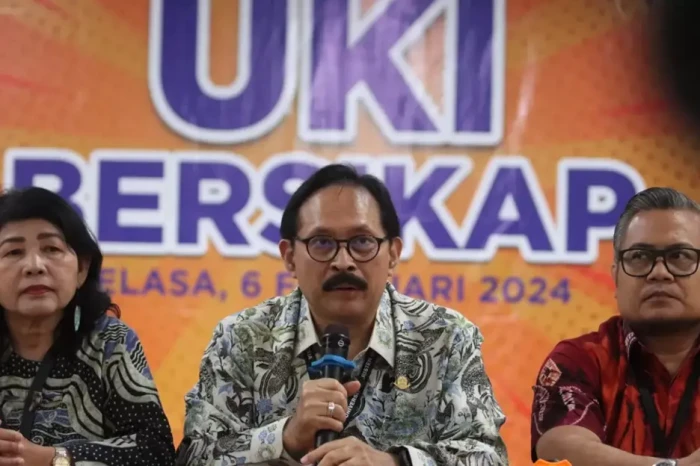 Profil dan Biodata Dhaniswara...