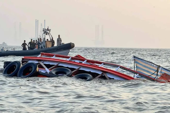 Kapal AL Tabrakan dengan...
