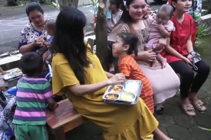 Menu Makan Bergizi Gratis...