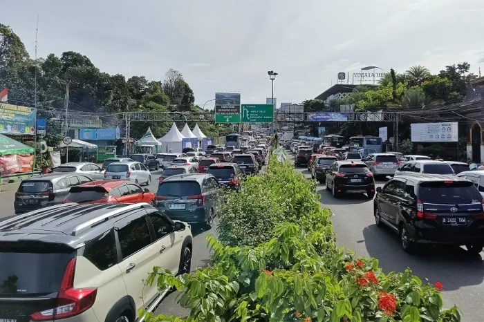 Volume Kendaraan Padat,...