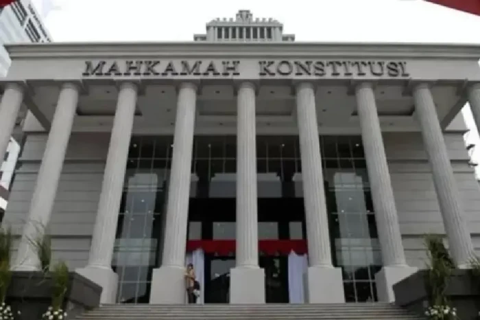 MK Gelar Sidang Putusan...