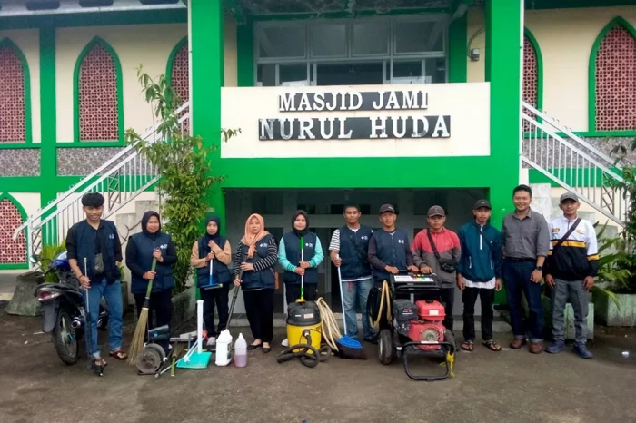Masjid Bersih, Ibadah...