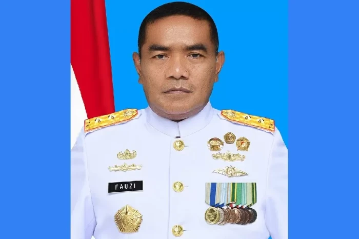 Profil Laksda TNI Fauzi,...