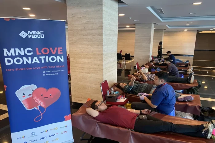 Aksi Donor Darah MNC...