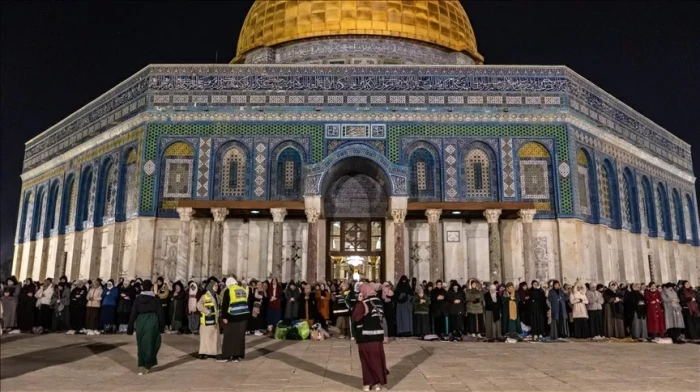 Israel Batasi Akses...