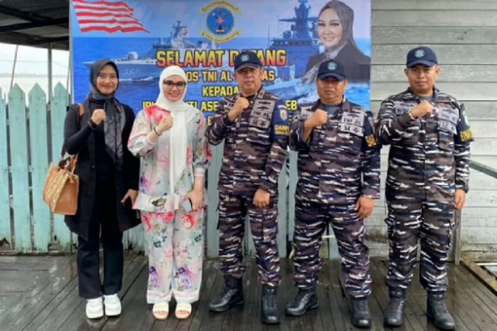 Senator Siti Aseanti...