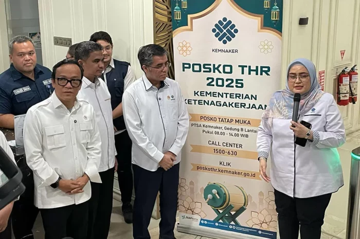 Menaker Resmi Buka Posko...