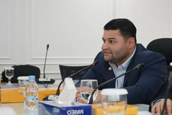 Anggota Komisi I DPR...