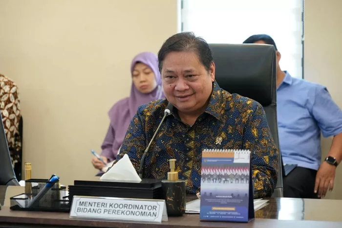 Menko Airlangga dan...