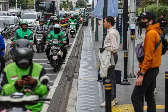 THR Ojol 2025 Kapan...