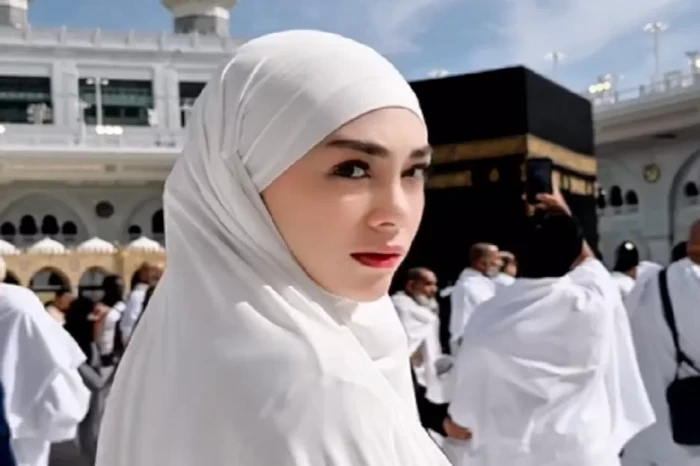 Celine Evangelista Umrah...