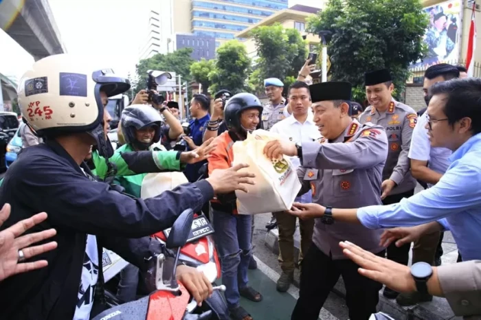 Kapolri Bareng Wartawan...