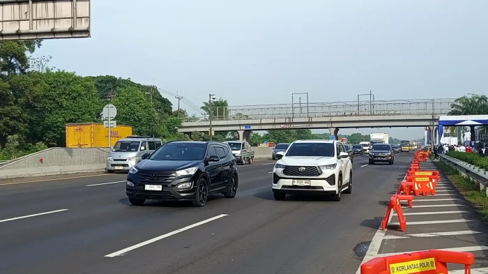Tol Jakarta-Cikampek...
