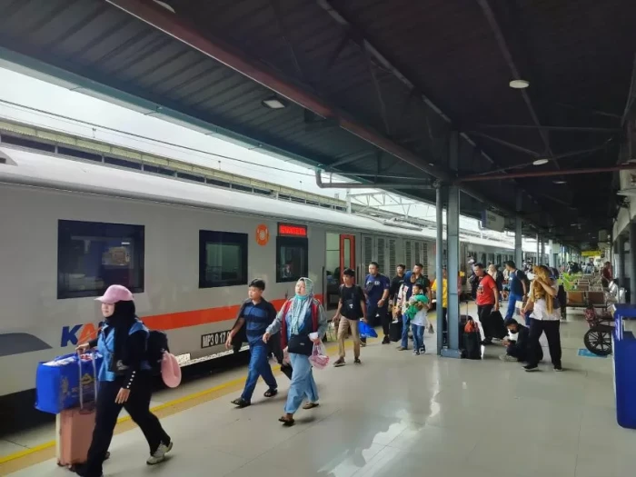Arus Mudik 21-27 Maret,...
