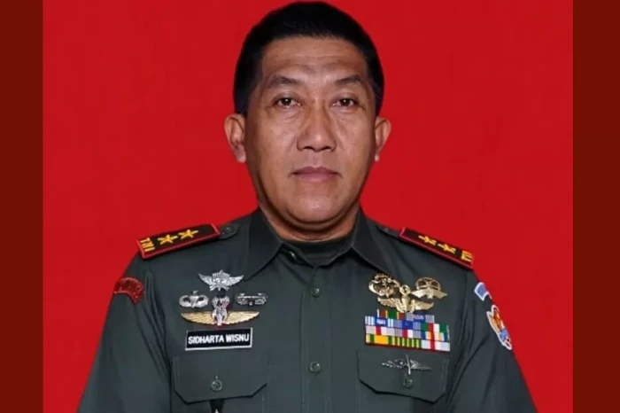Profil Mayjen TNI R...