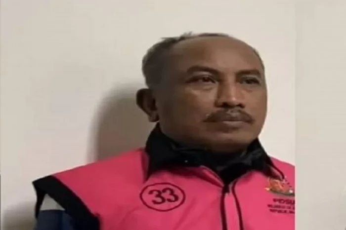 Profil Ali Muhtarom,...