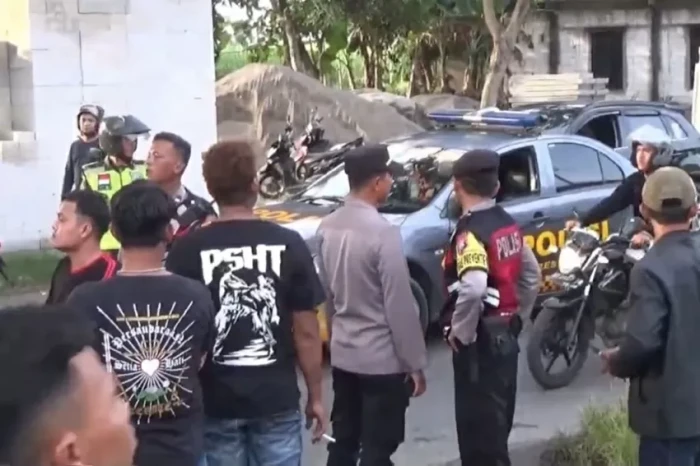 2 Kelompok Perguruan...