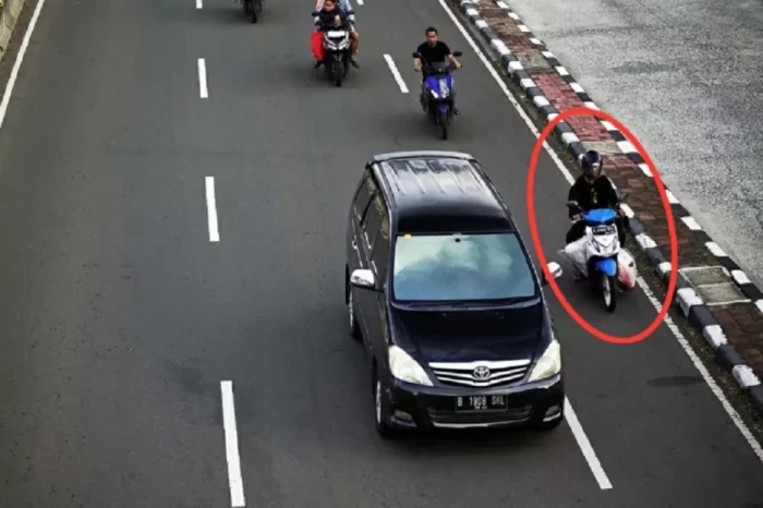 Pembunuh Pria Dalam...