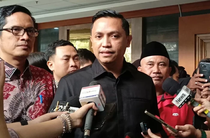 Tim Hukum Hasto Minta...