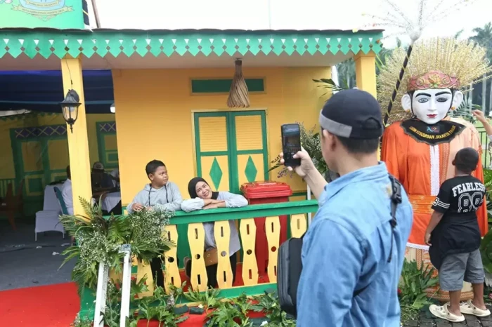 4 Tempat Makan Khas...