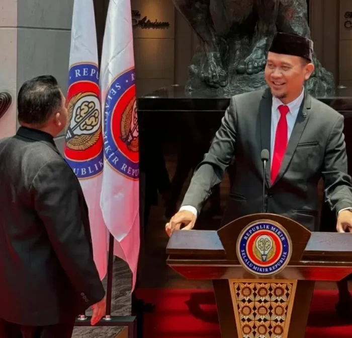 Kuliah di Mana Cak Lontong?...