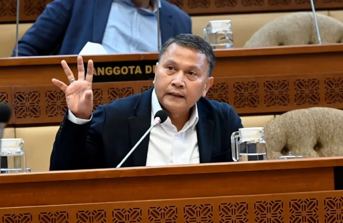 Status Tuan Rumah Konferensi...