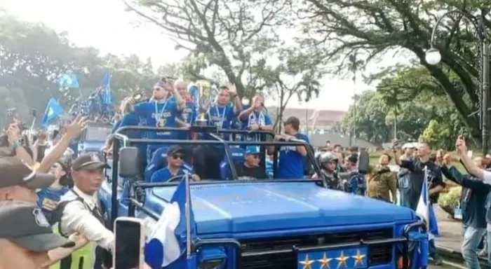 Pawai Akbar Persib Juara...
