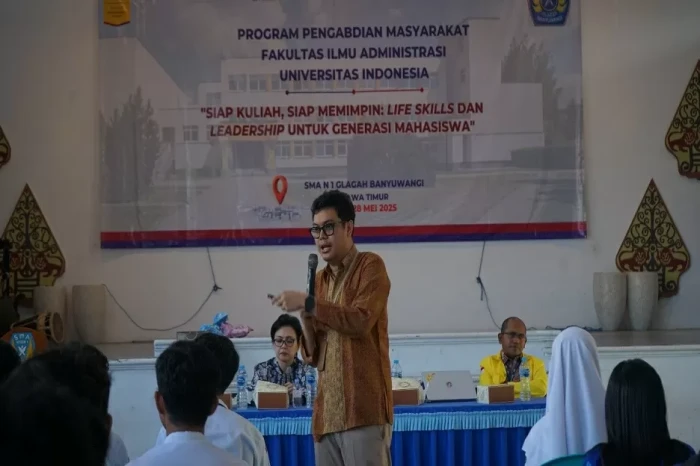 Dosen UI Bekali Siswa...