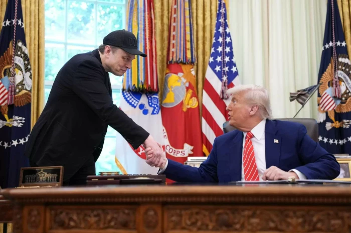 Aliansi Donald Trump-Elon...