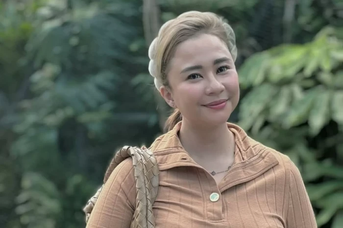 Chikita Meidy Tutup...